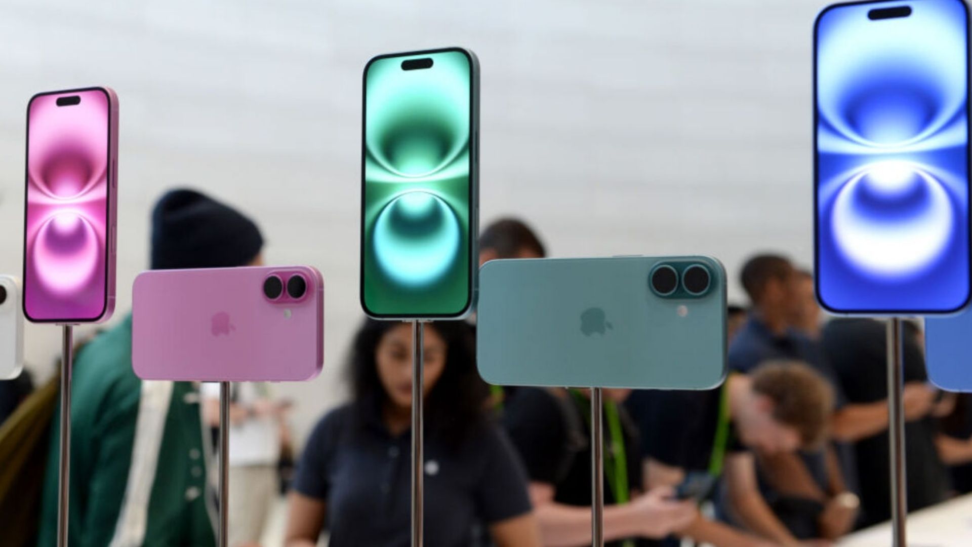 Should You Buy the iPhone 16 Now or Wait for the iPhone 17? A Detailed Guide